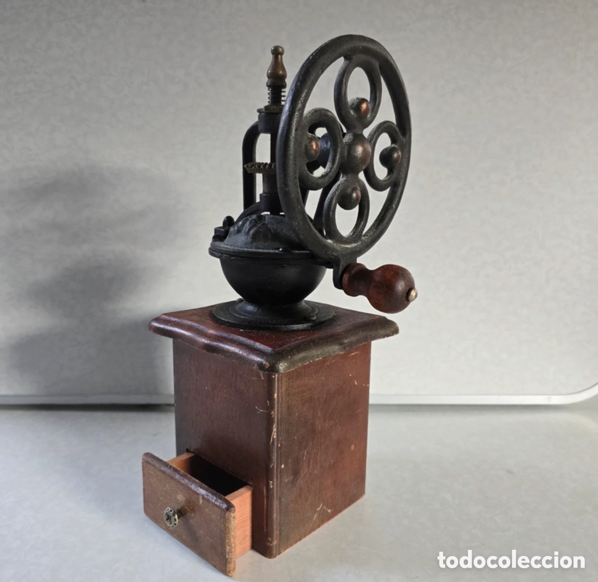 Oggetti Antichi: Molinillo de caf&eacute; antiguo