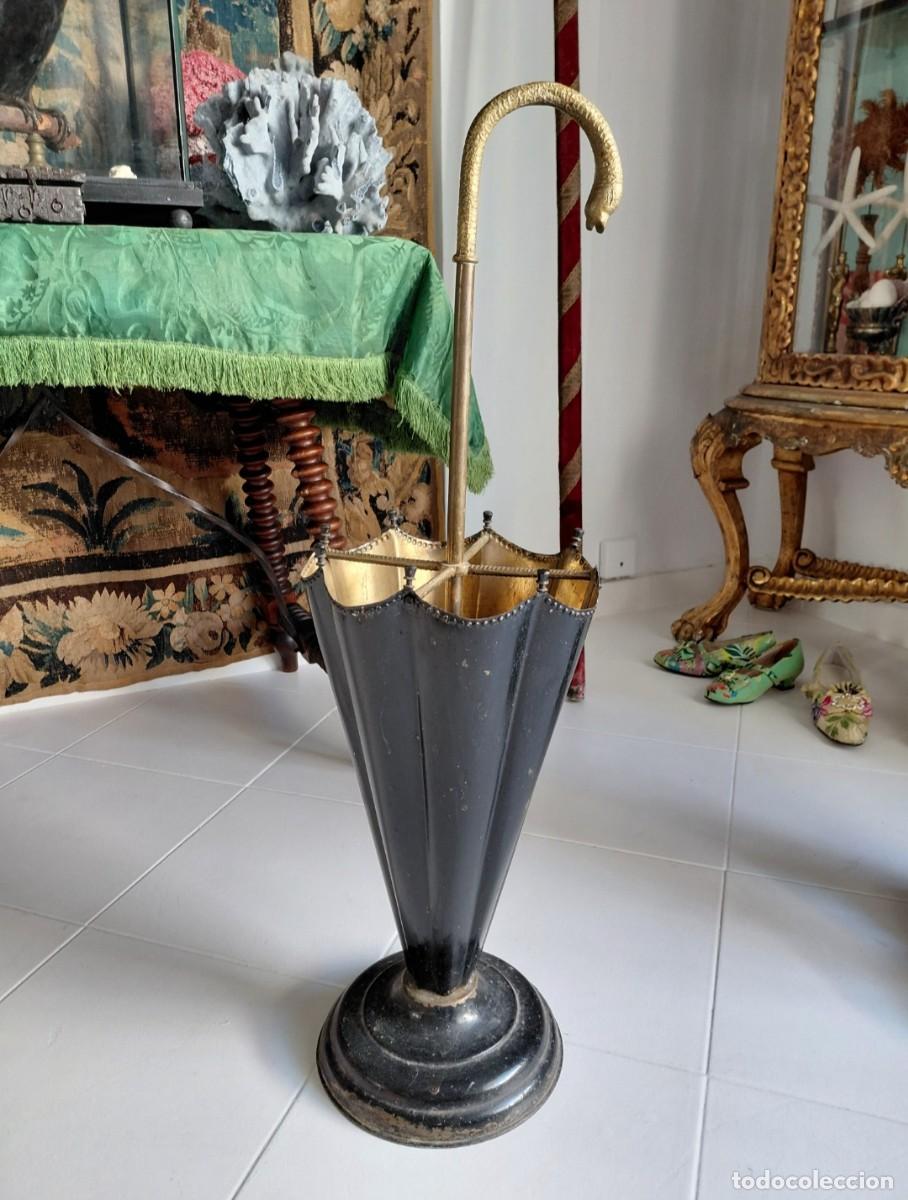 Antig&uuml;edades: Antiguo paraguero de laton. - Foto 1