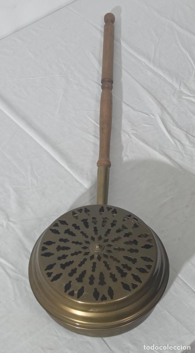 Antig&uuml;edades: Calentador de cama, madera y bronce - Foto 1