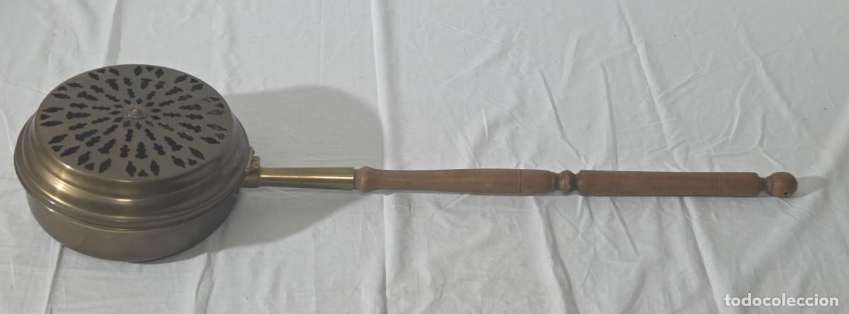 Antig&uuml;edades: Calentador de cama, madera y bronce - Foto 3