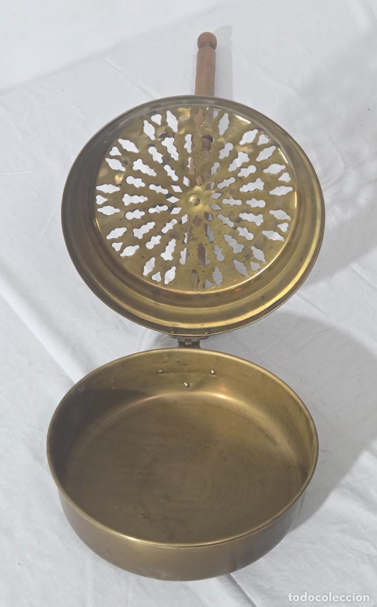 Antig&uuml;edades: Calentador de cama, madera y bronce - Foto 10