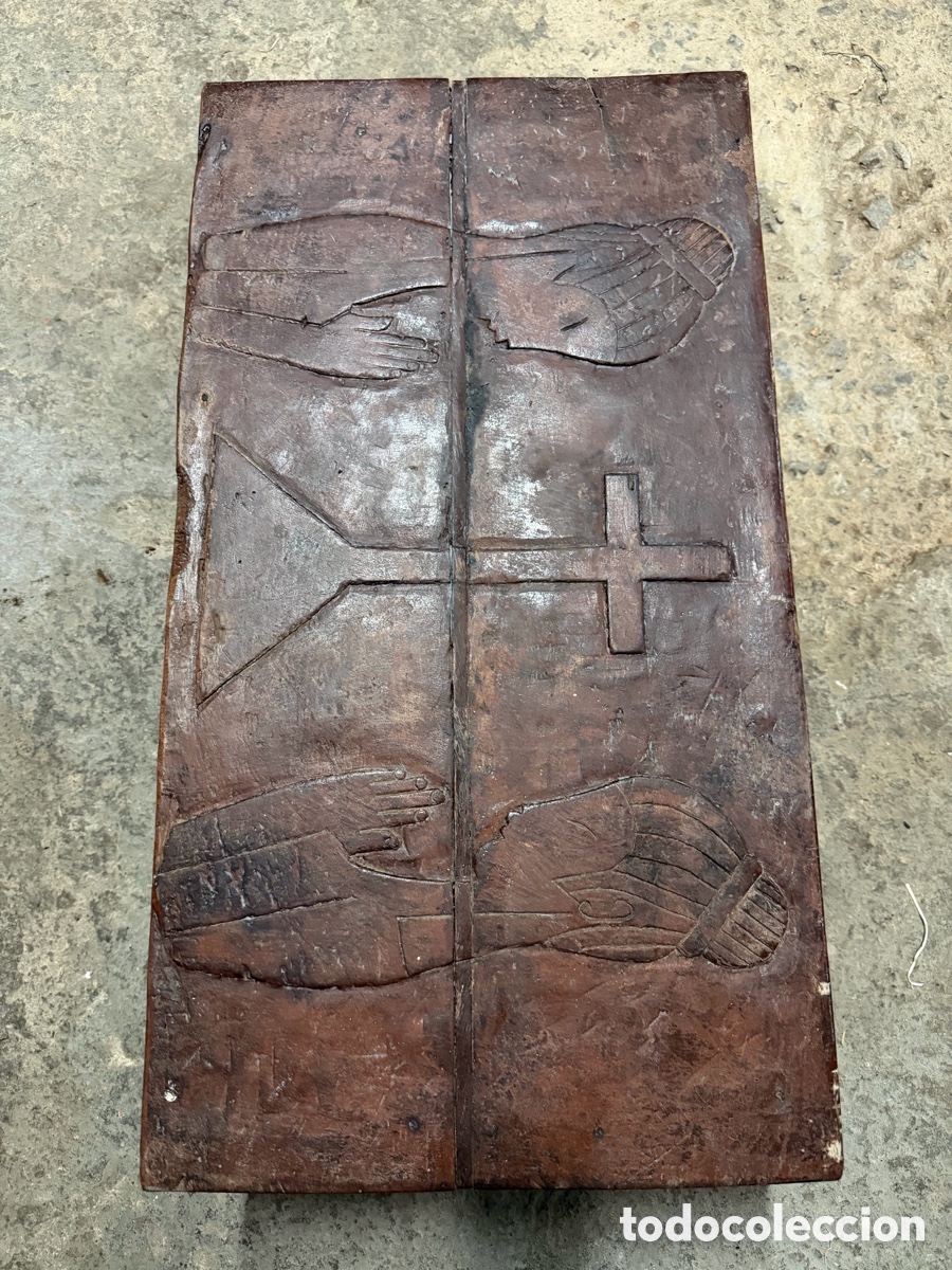 Antig&uuml;edades: Arc&oacute;n religioso antiguo madera tallada - Foto 1
