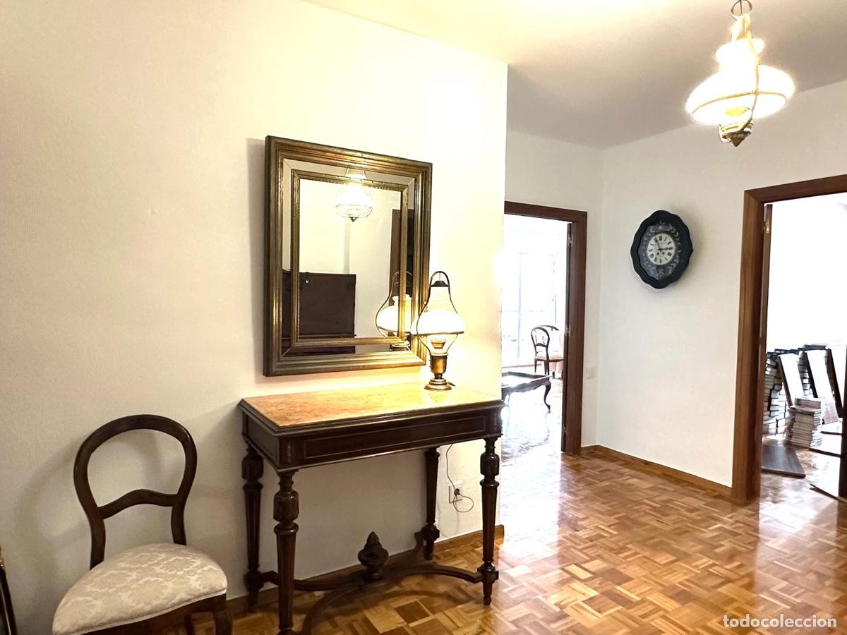 Antig&uuml;edades: Consola rectangular con m&aacute;rmol rosa y detalles dorados - Foto 1