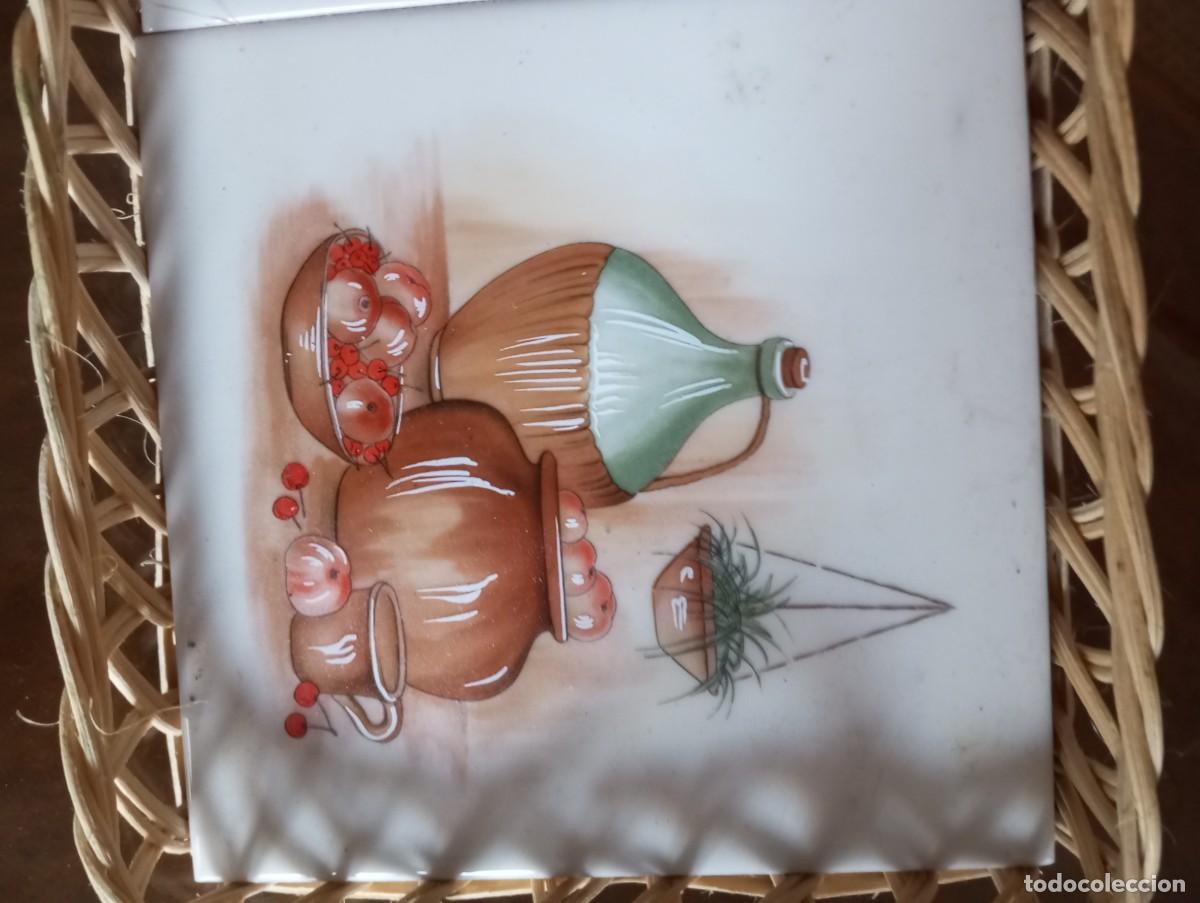 Antig&uuml;edades: Bandeja de mimbre y azulejos - Foto 6