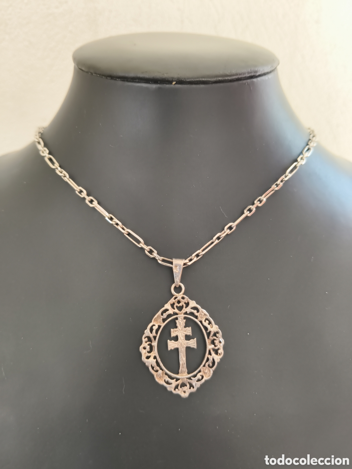 Oggetti Antichi: Antigua medalla Cruz de Caravaca en plata 925 bello colgante Cruz de Caravaca