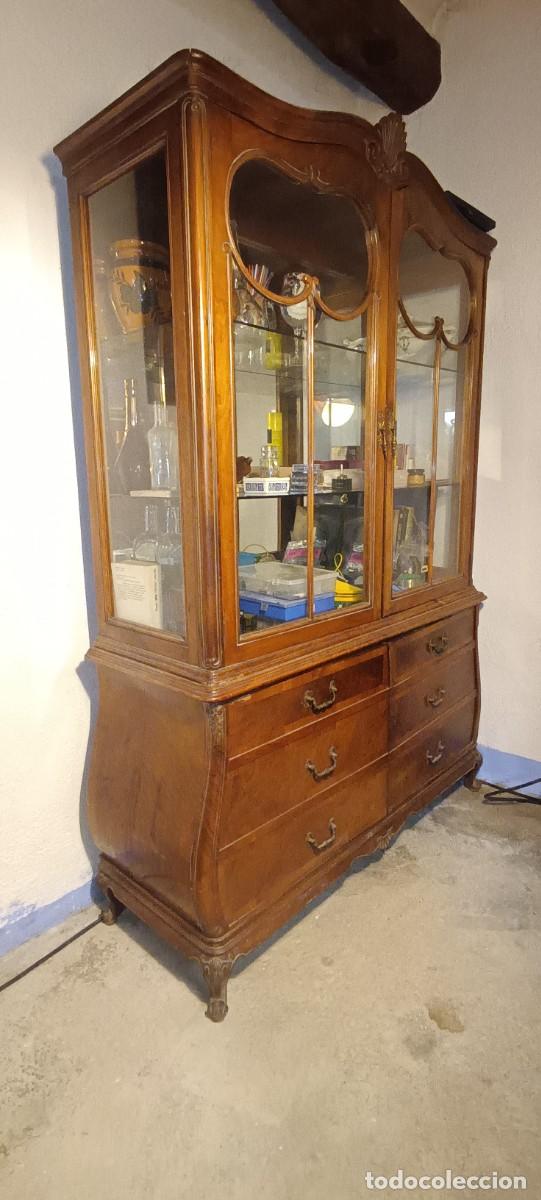 Antig&uuml;edades: Vitrina antigua madera cristal - Foto 1