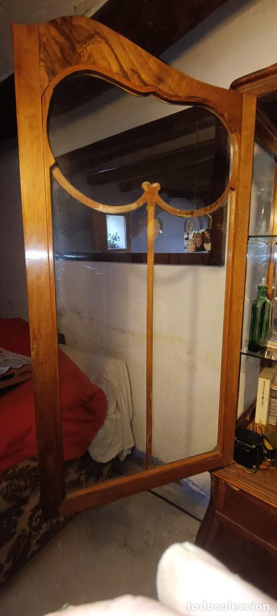 Antig&uuml;edades: Vitrina antigua madera cristal - Foto 4