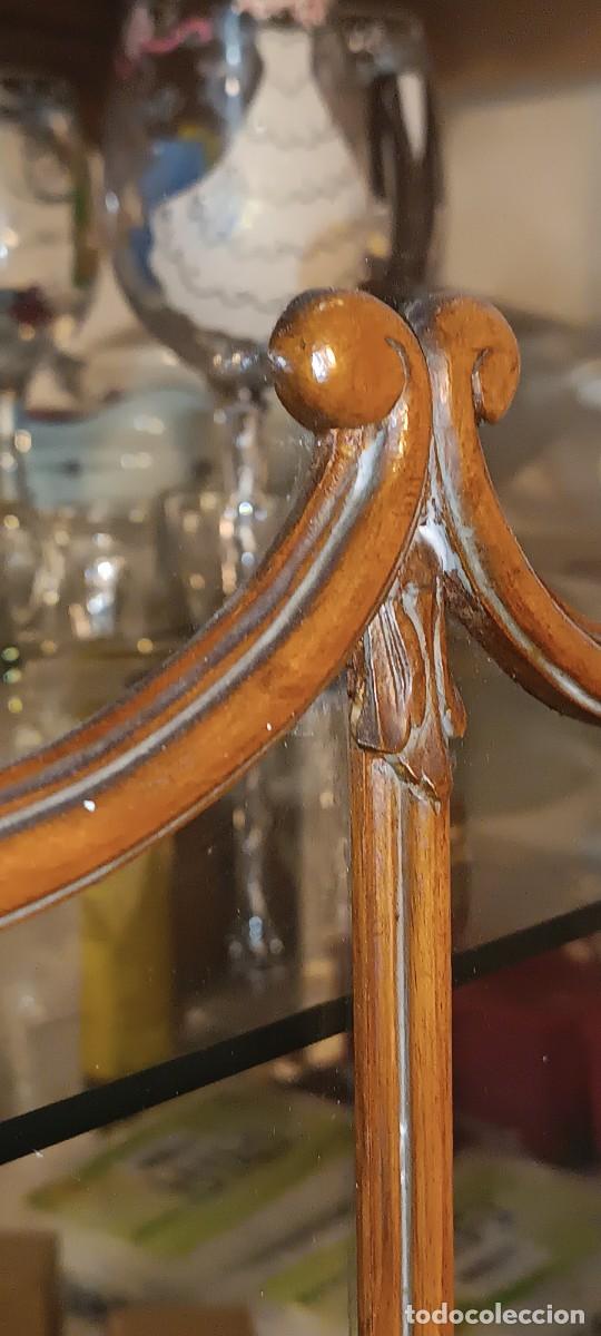 Antig&uuml;edades: Vitrina antigua madera cristal - Foto 5