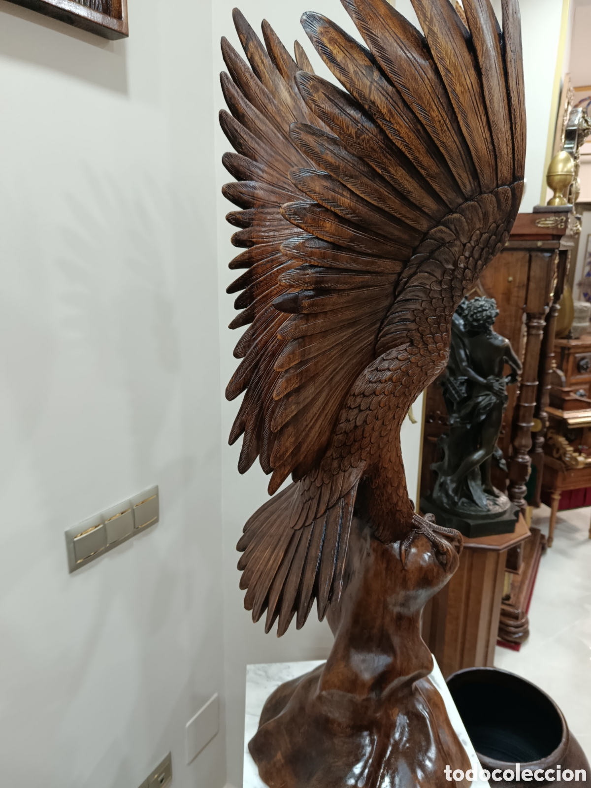 Antig&uuml;edades: &Aacute;guila de madera tallado - Foto 4