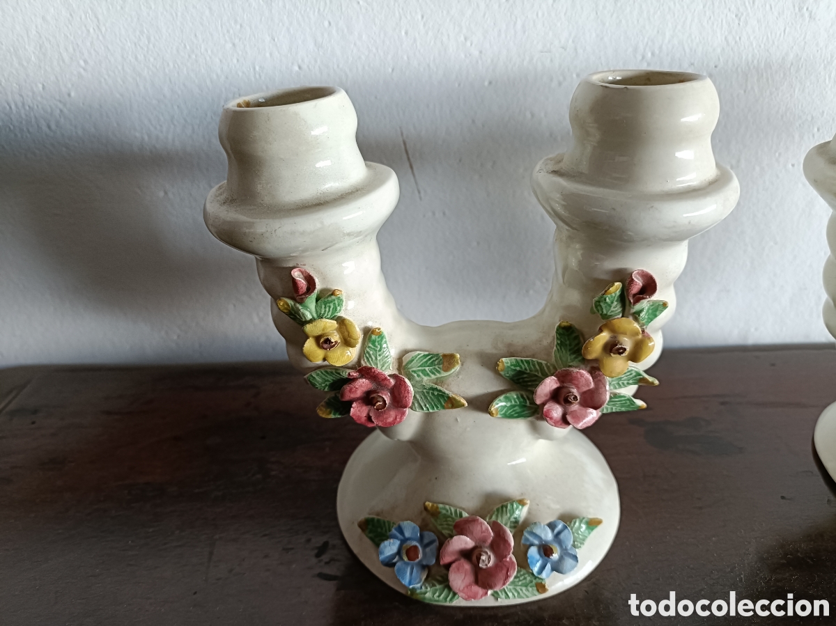Antig&uuml;edades: Pareja de candelabros de loza - Foto 3