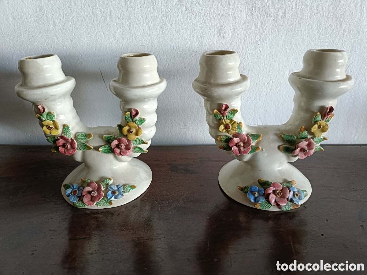 Antig&uuml;edades: Pareja de candelabros de loza - Foto 1