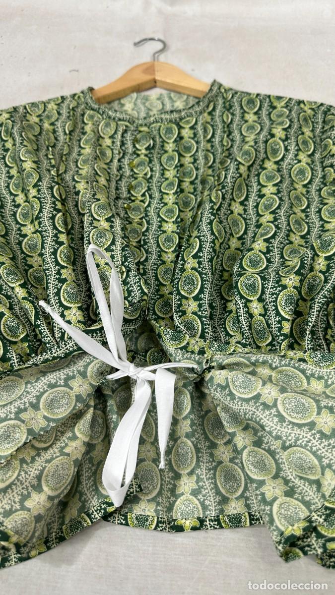 Antig&uuml;edades: Chambra de percal verde - Foto 9