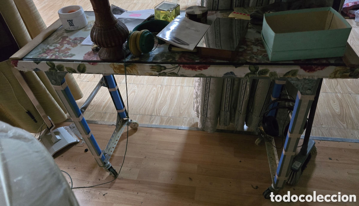 Antig&uuml;edades: Mesa carro de cristal con ruedas - Foto 1