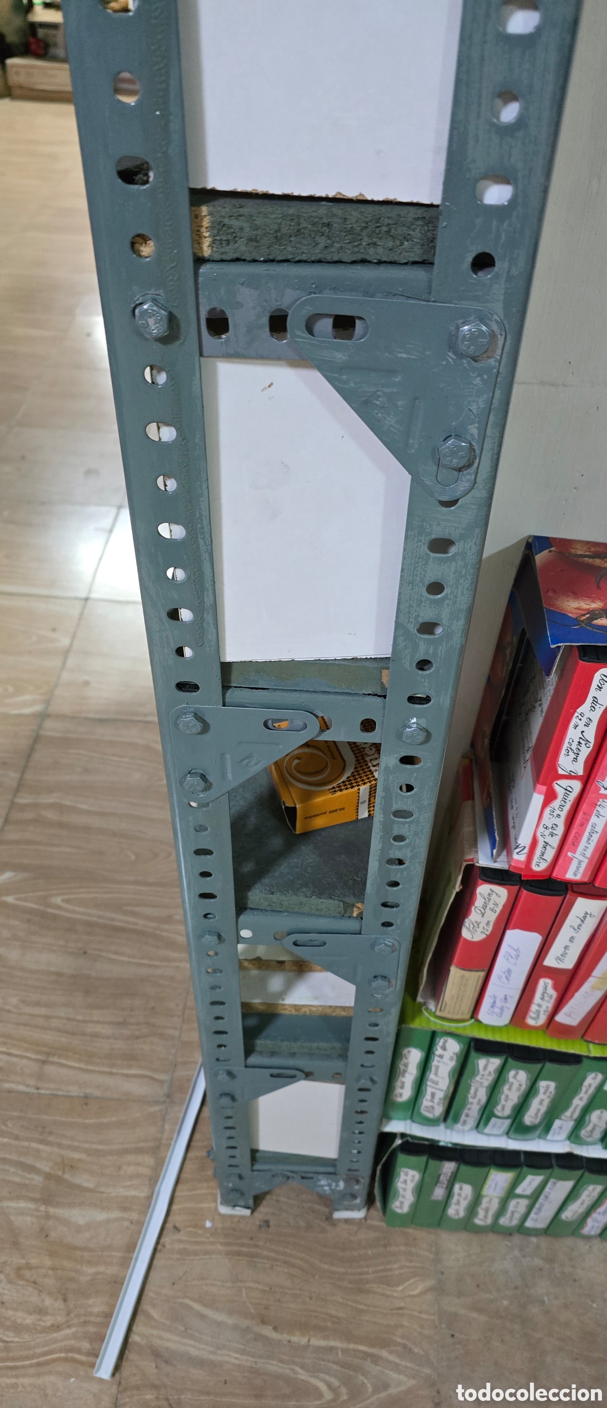 Antig&uuml;edades: Estanter&iacute;a Met&aacute;lica Resistente - Foto 4