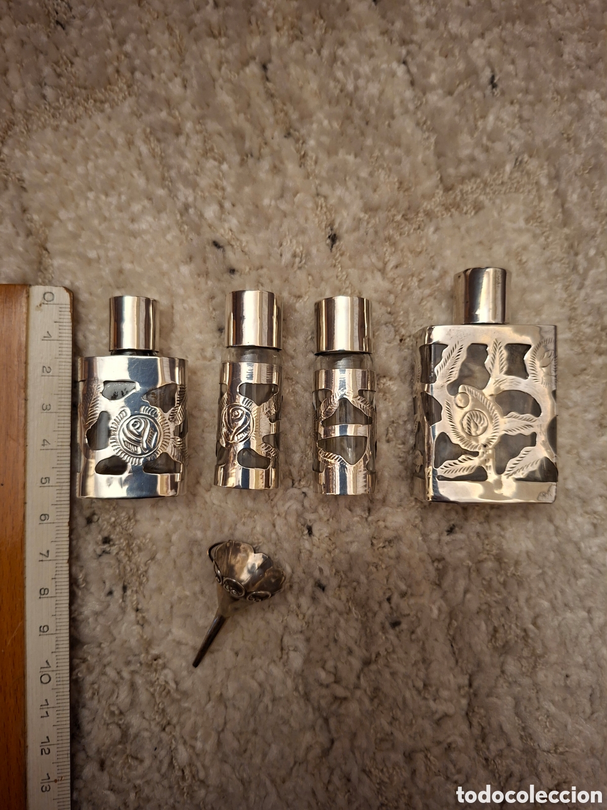 Antig&uuml;edades: Cuatro perfumeros de bolsillo dama, m&aacute;s embudo. Plata 925 mexicano.perfumes, perfumeria