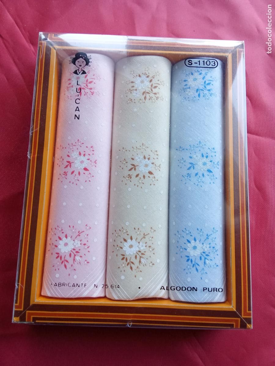 Antig&uuml;edades: Caja paquete de 3 pa&ntilde;uelos de mujer 100% algod&oacute;n espa&ntilde;ol marca LUCAN. Rinconera