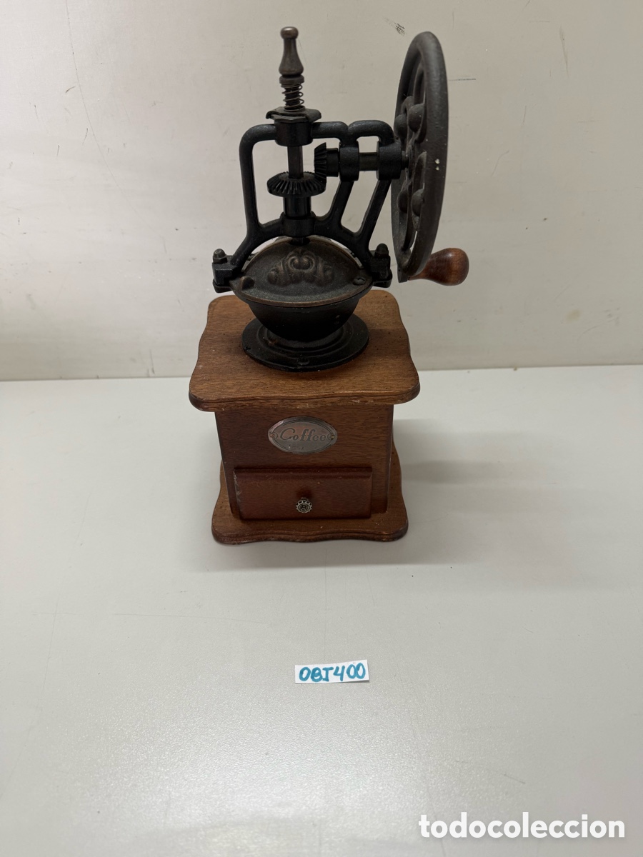 Antig&uuml;edades: Molinillo de caf&eacute; antiguo