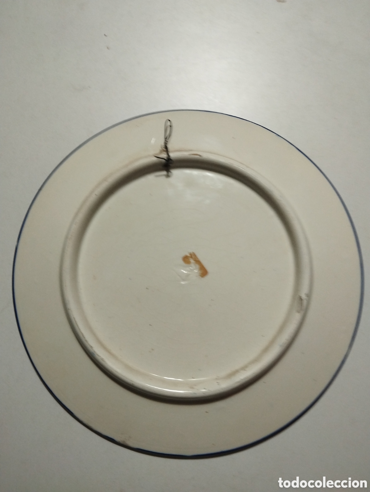 Antig&uuml;edades: Plato para colgar pintado a mano - Foto 3