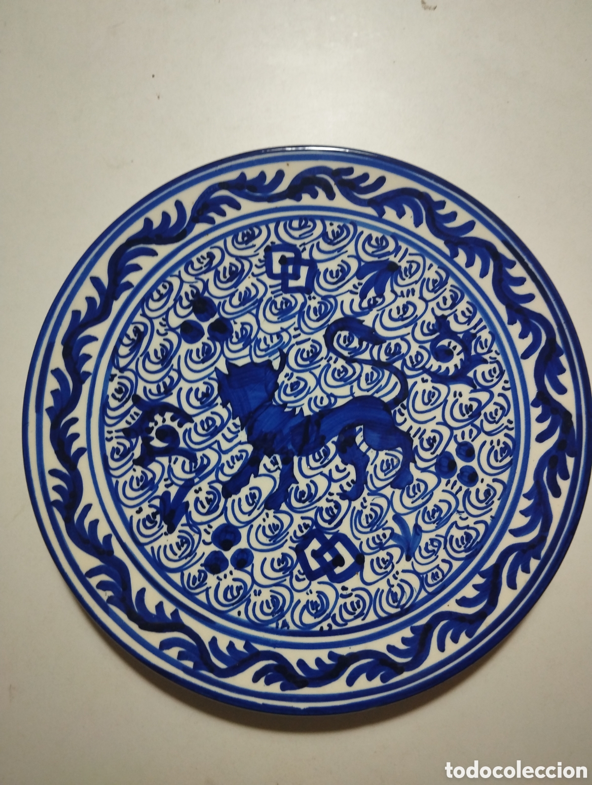 Antig&uuml;edades: Plato para colgar pintado a mano - Foto 1