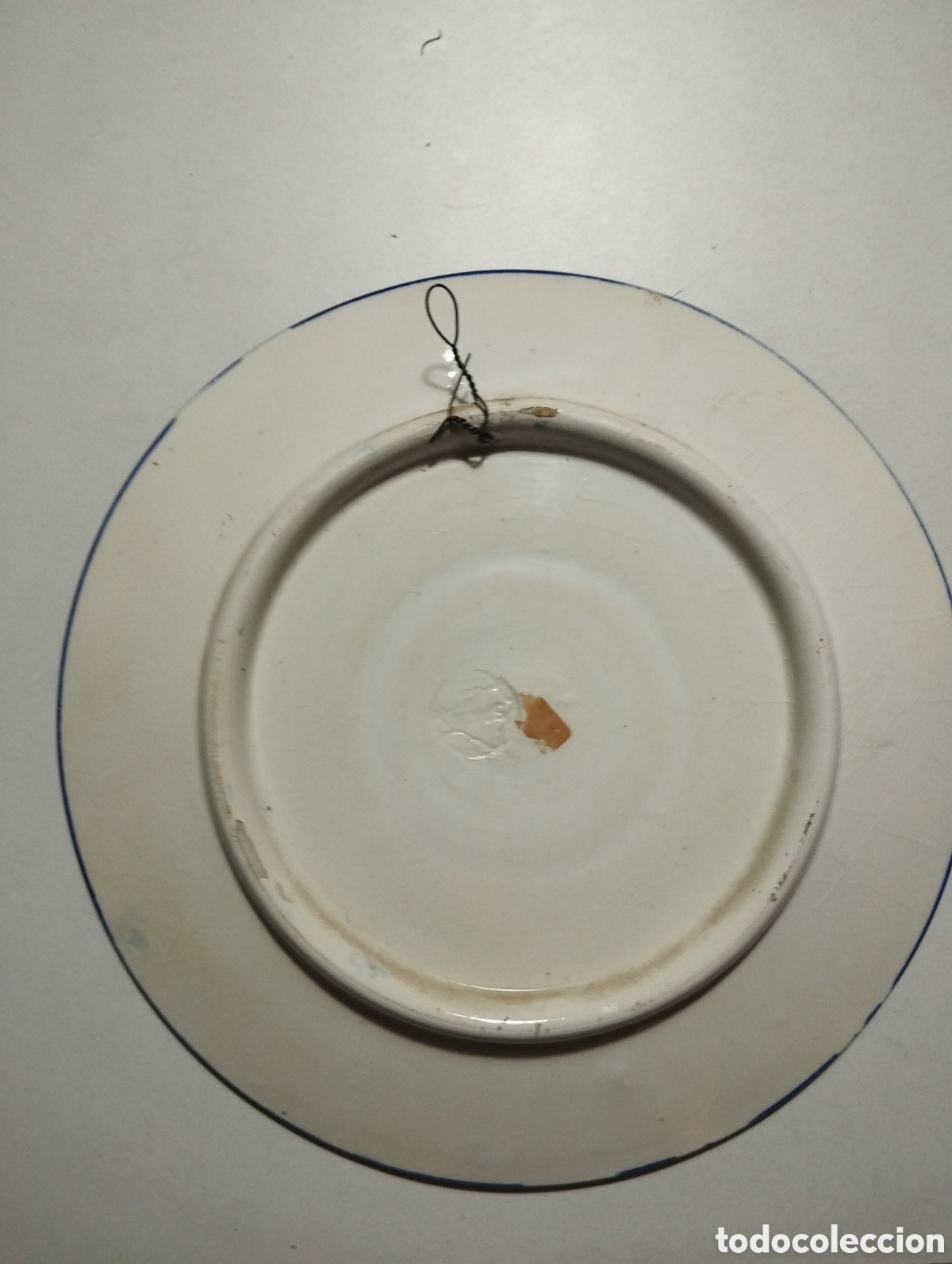 Antig&uuml;edades: Plato para colgar pintado a mano - Foto 3