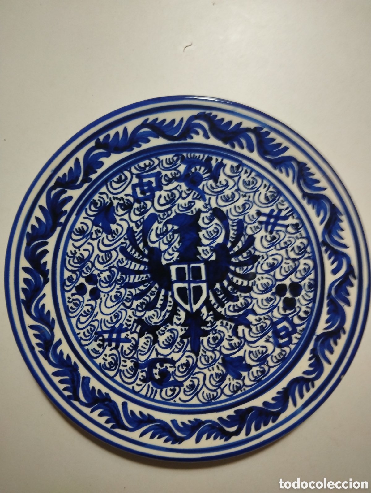 Antig&uuml;edades: Plato para colgar pintado a mano - Foto 1