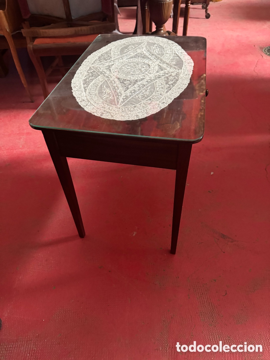 Antig&uuml;edades: Mesilla en madera de caoba - Foto 2