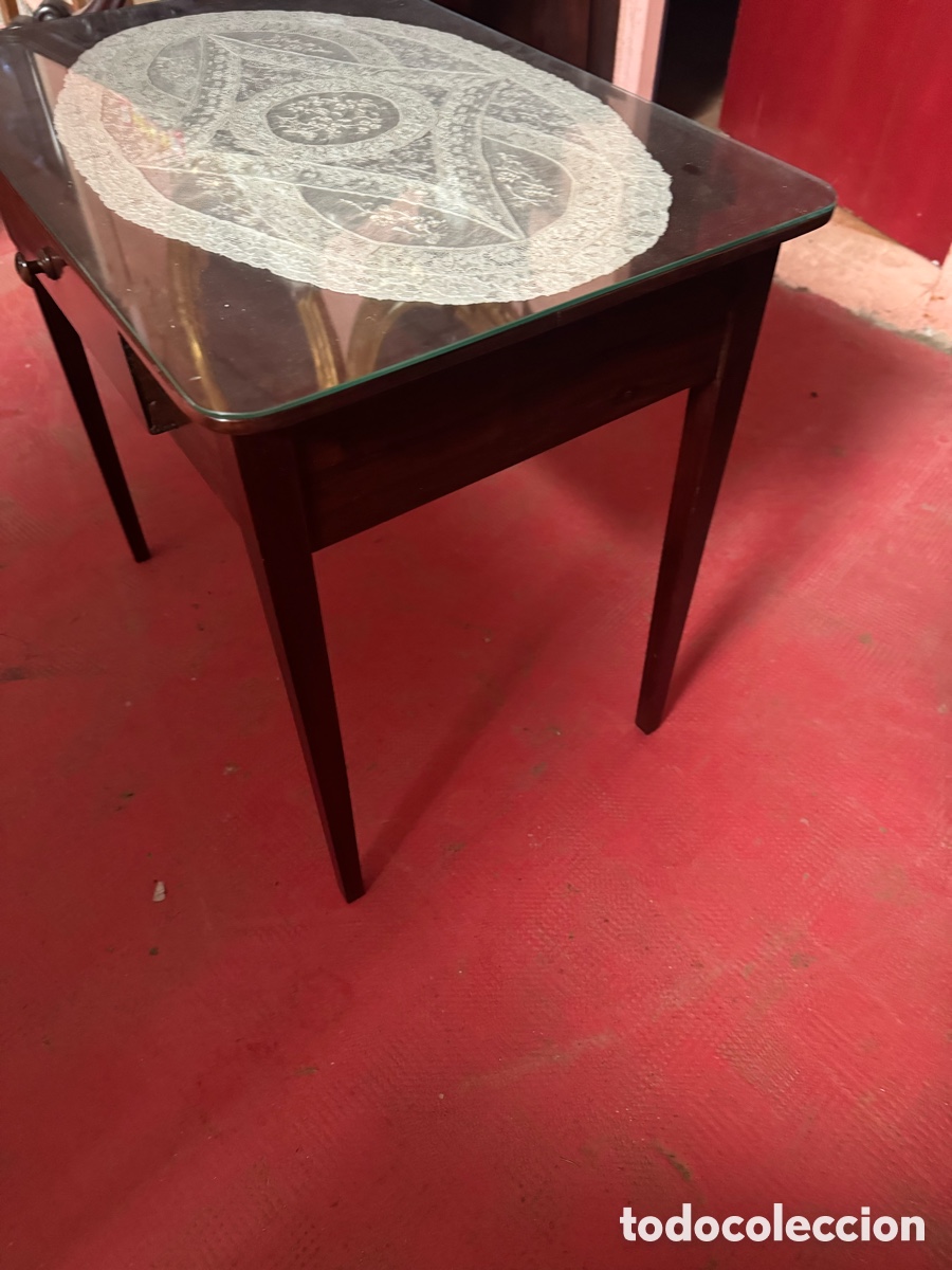 Antig&uuml;edades: Mesilla en madera de caoba - Foto 4