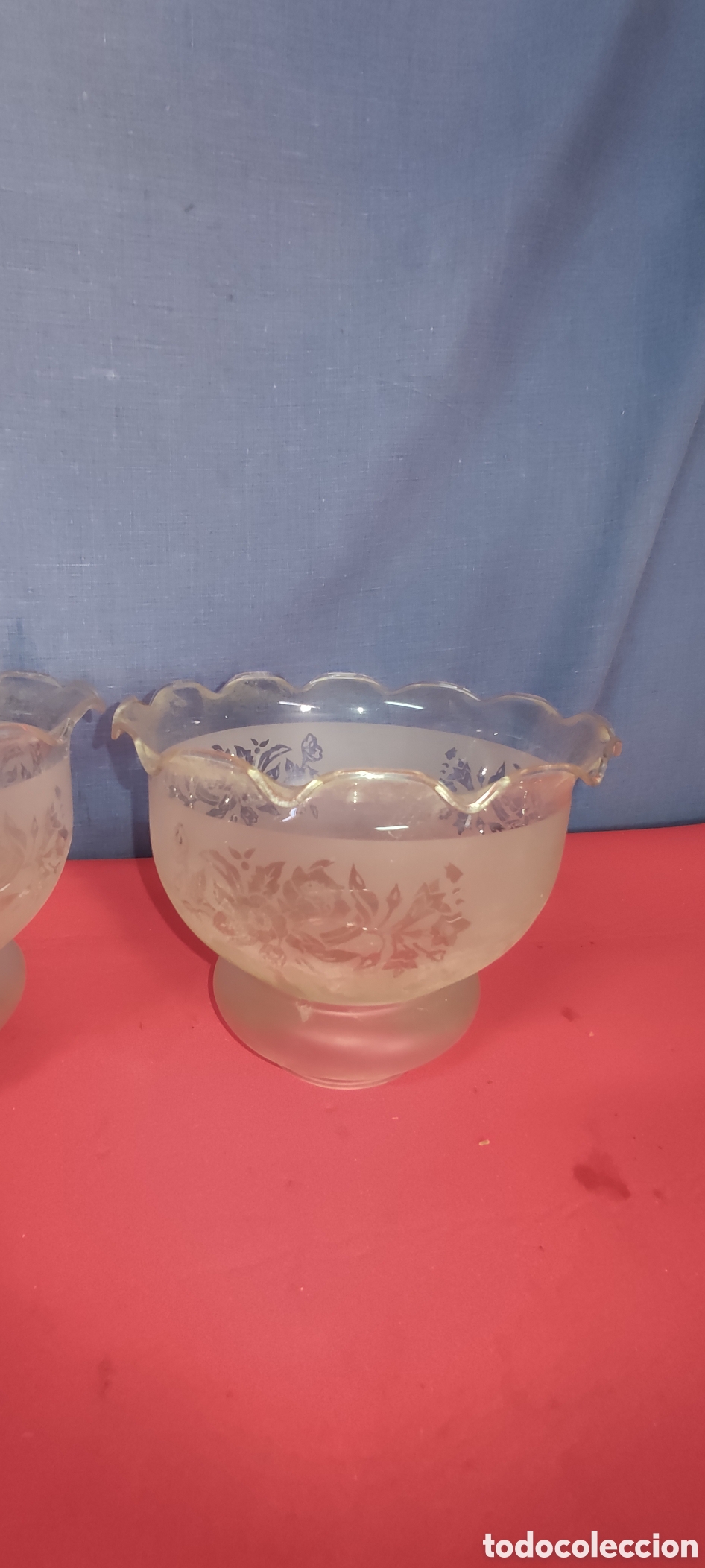 Antig&uuml;edades: Conjunto de 4 tulipas talladas - Foto 7
