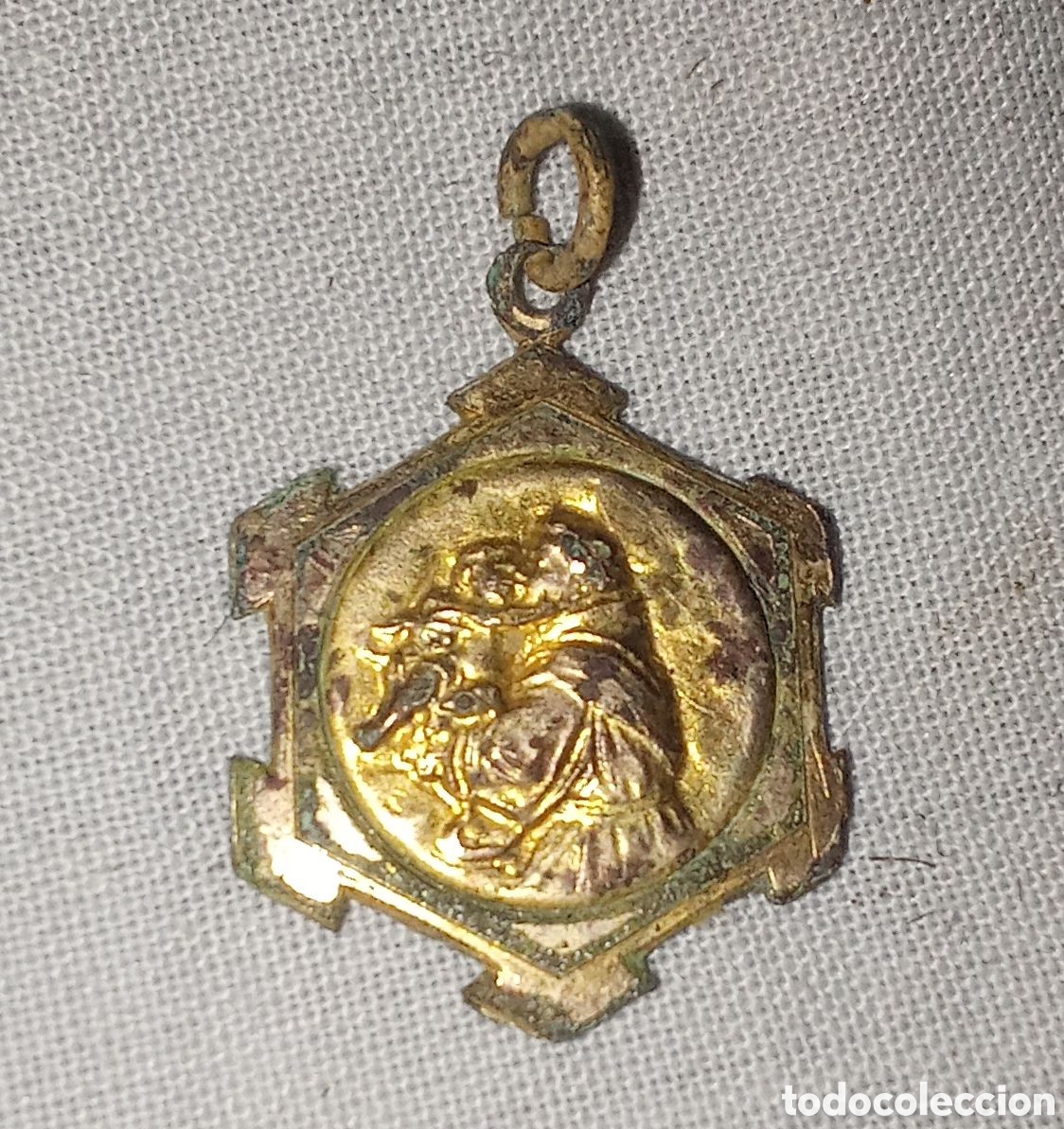 Antig&uuml;edades: MEDALLA CHAPADA EN ORO RELIGIOSA - Foto 1