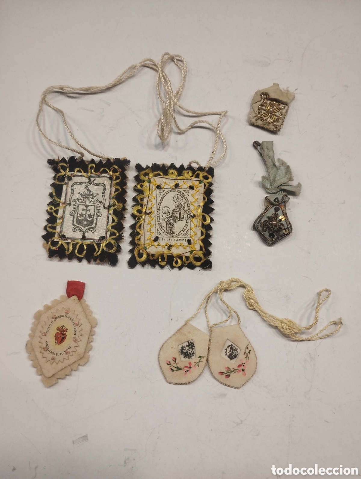 Antig&uuml;edades: Lote de 5 escapularios antiguos - Foto 1
