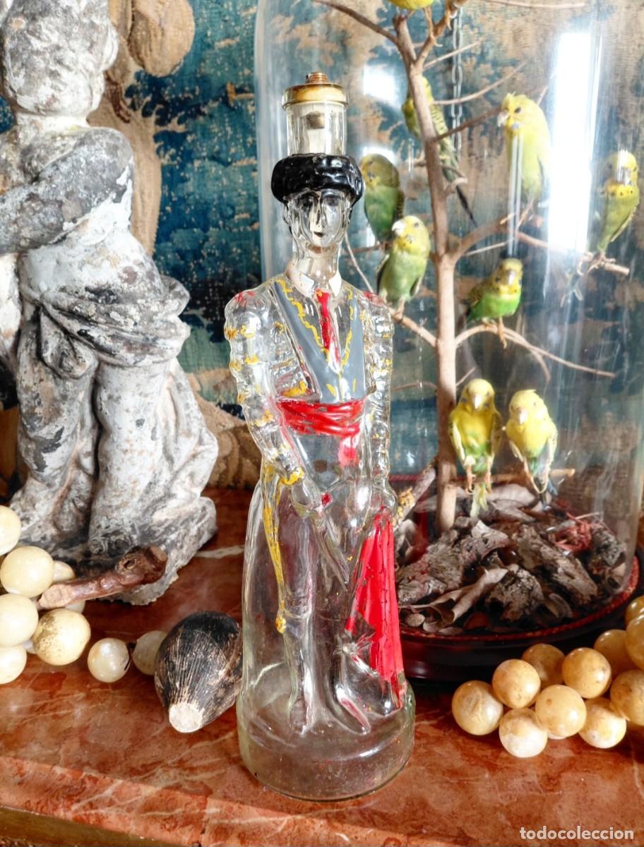 Antig&uuml;edades: Botella de licor antigua hecha l&aacute;mpara - Foto 1