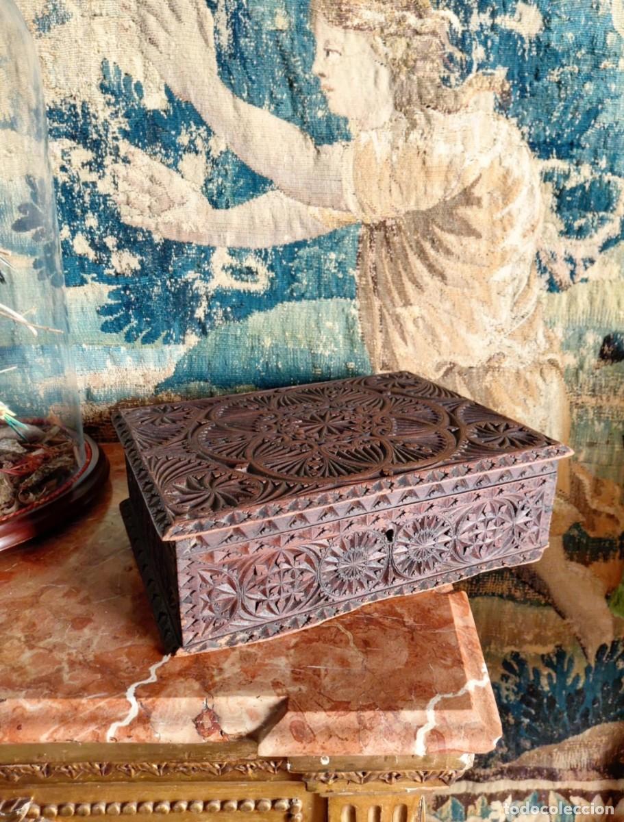 Antig&uuml;edades: Antigua caja madera s. XIX - Foto 1