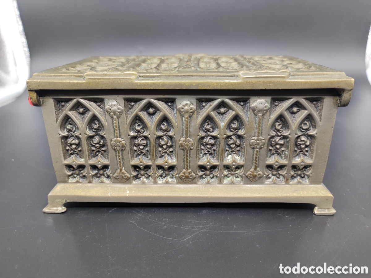 Antig&uuml;edades: Caja joyero estilo g&oacute;tico en bronce - Foto 4