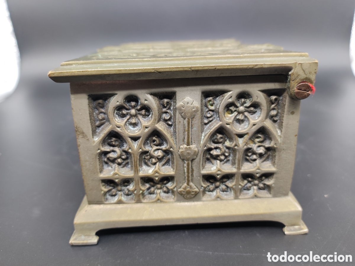 Antig&uuml;edades: Caja joyero estilo g&oacute;tico en bronce - Foto 5