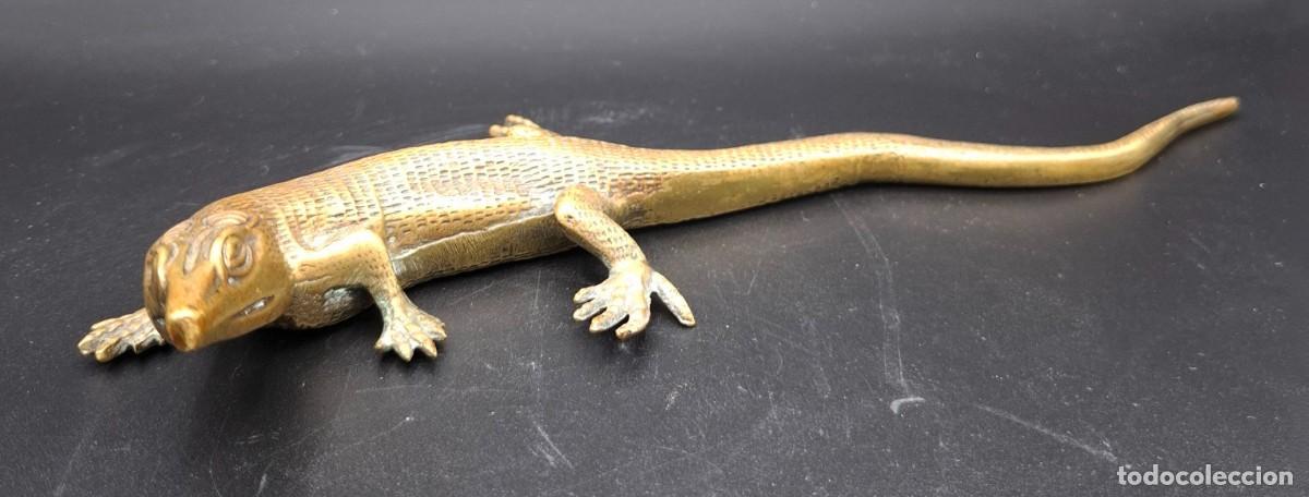 Antig&uuml;edades: + ORIGINAL PISAPAPELES DE BRONCE CON FIGURA DE LAGARTO - Foto 2