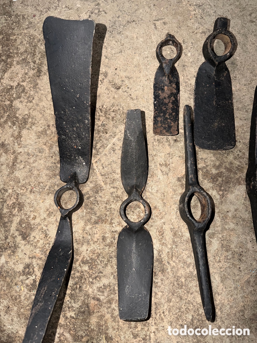 Antig&uuml;edades: Lote 5 aperos forja antiguos - Foto 1