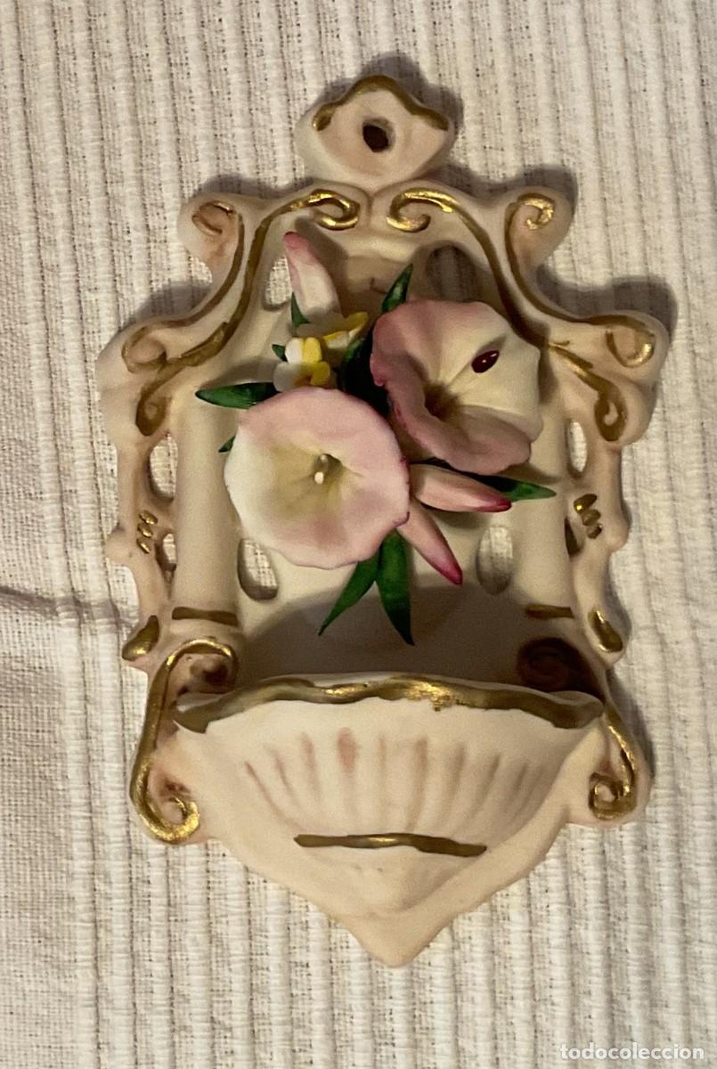Antig&uuml;edades: Benditero porcelana Capodimonte - Foto 1