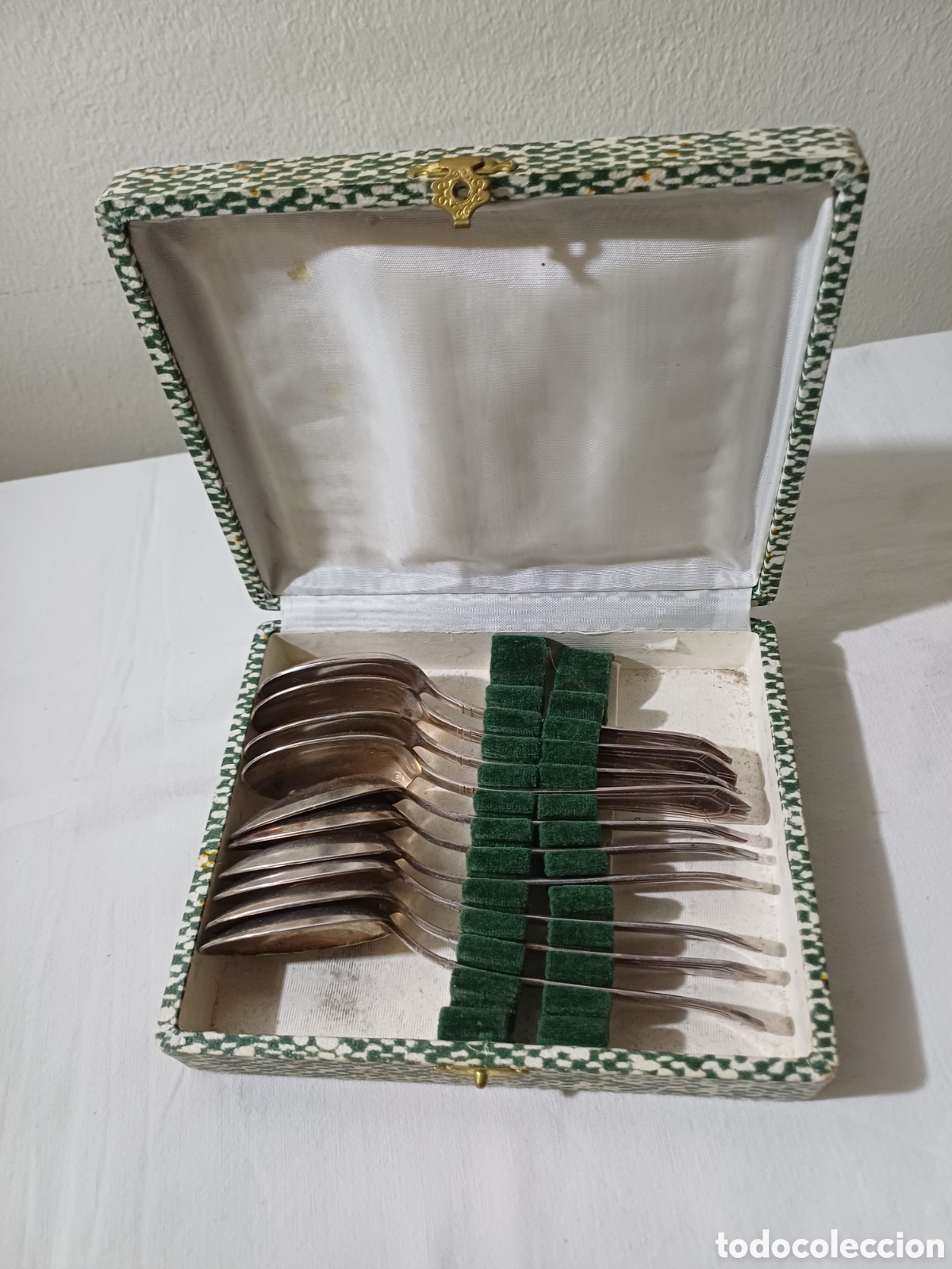 Antig&uuml;edades: 10 cucharras de plata baja en estuche - Foto 1
