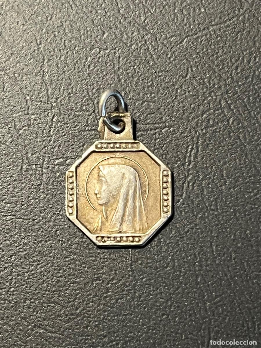 Antig&uuml;edades: MEDALLA DE PLATA DE LA VIRGEN DE LOURDES - Foto 1