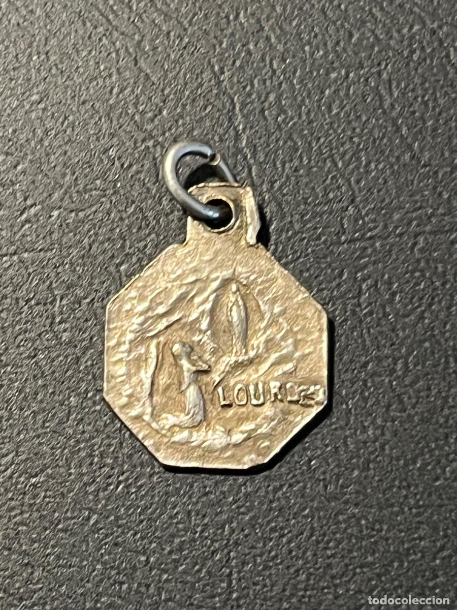 Antig&uuml;edades: MEDALLA DE PLATA DE LA VIRGEN DE LOURDES - Foto 2