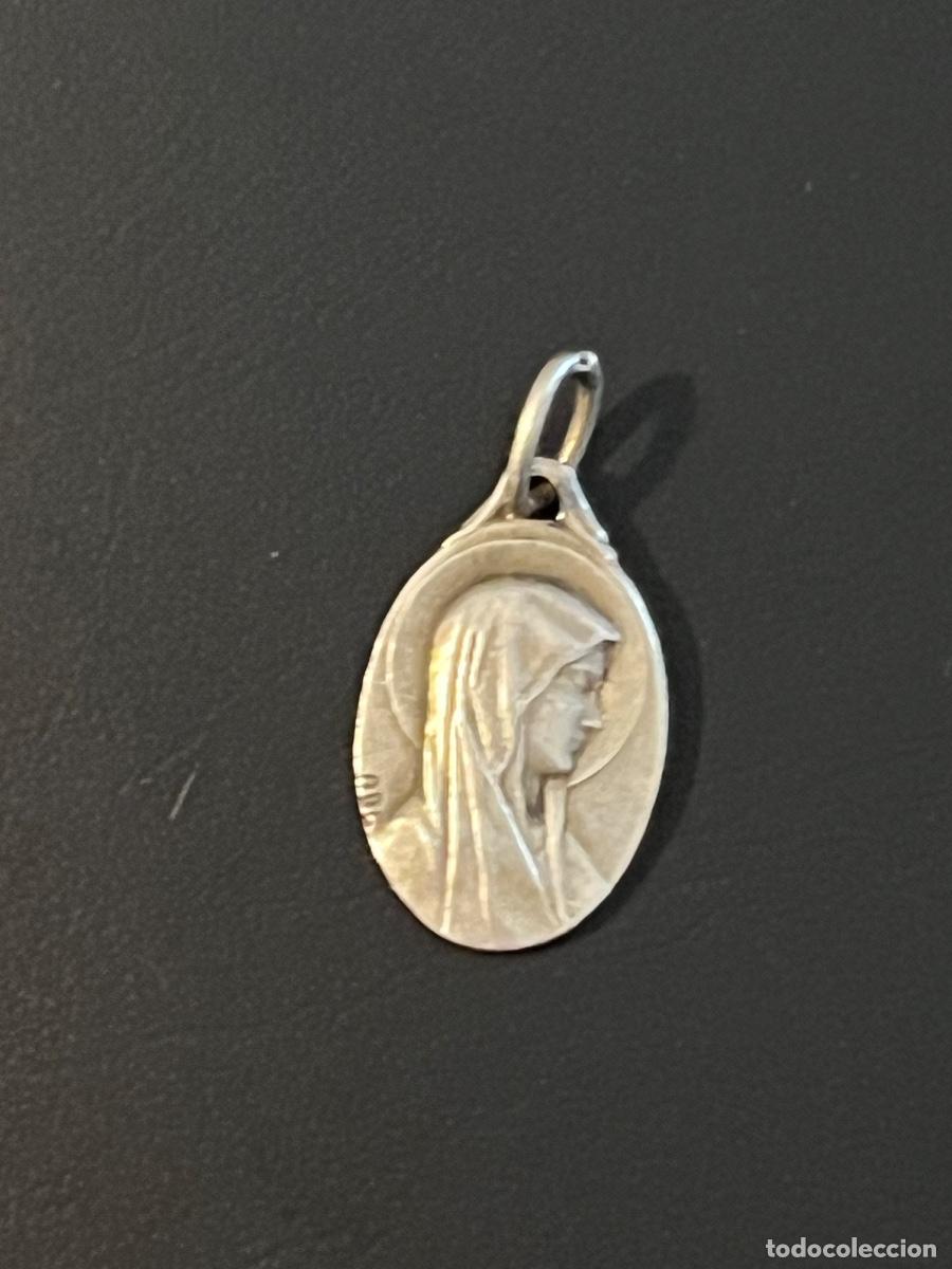 Antig&uuml;edades: MEDALLA DE PLATA DE LA VIRGEN DE LOURDES - Foto 1