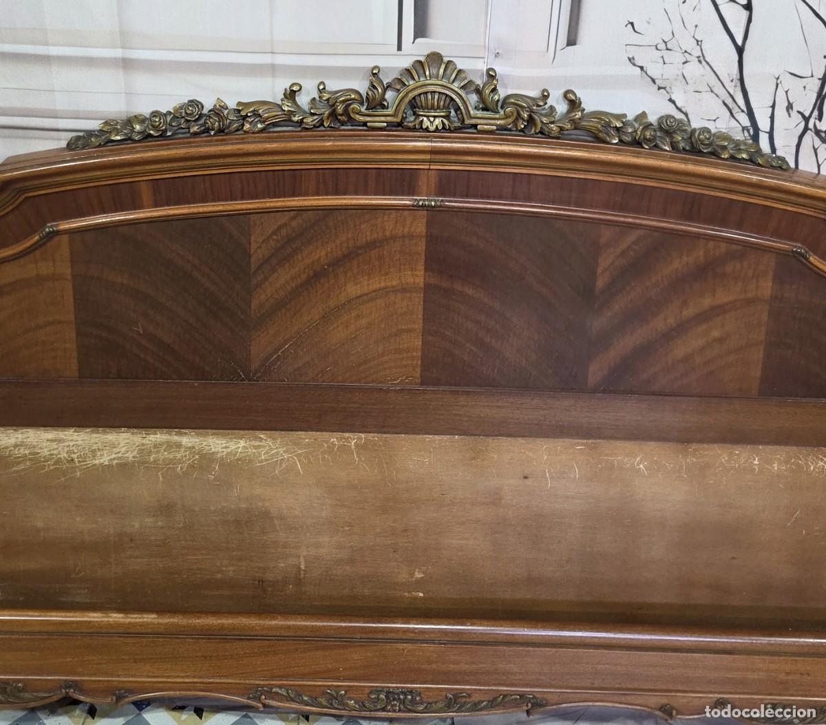 Antig&uuml;edades: Cama y mesillas estilo Isabelino - Foto 3