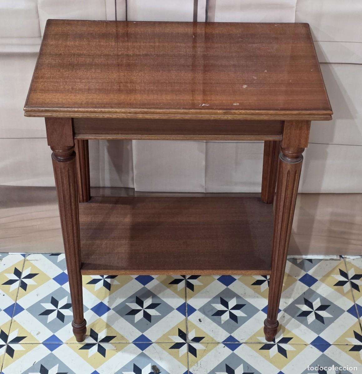 Antig&uuml;edades: Mesa auxiliar con revistero - Foto 2