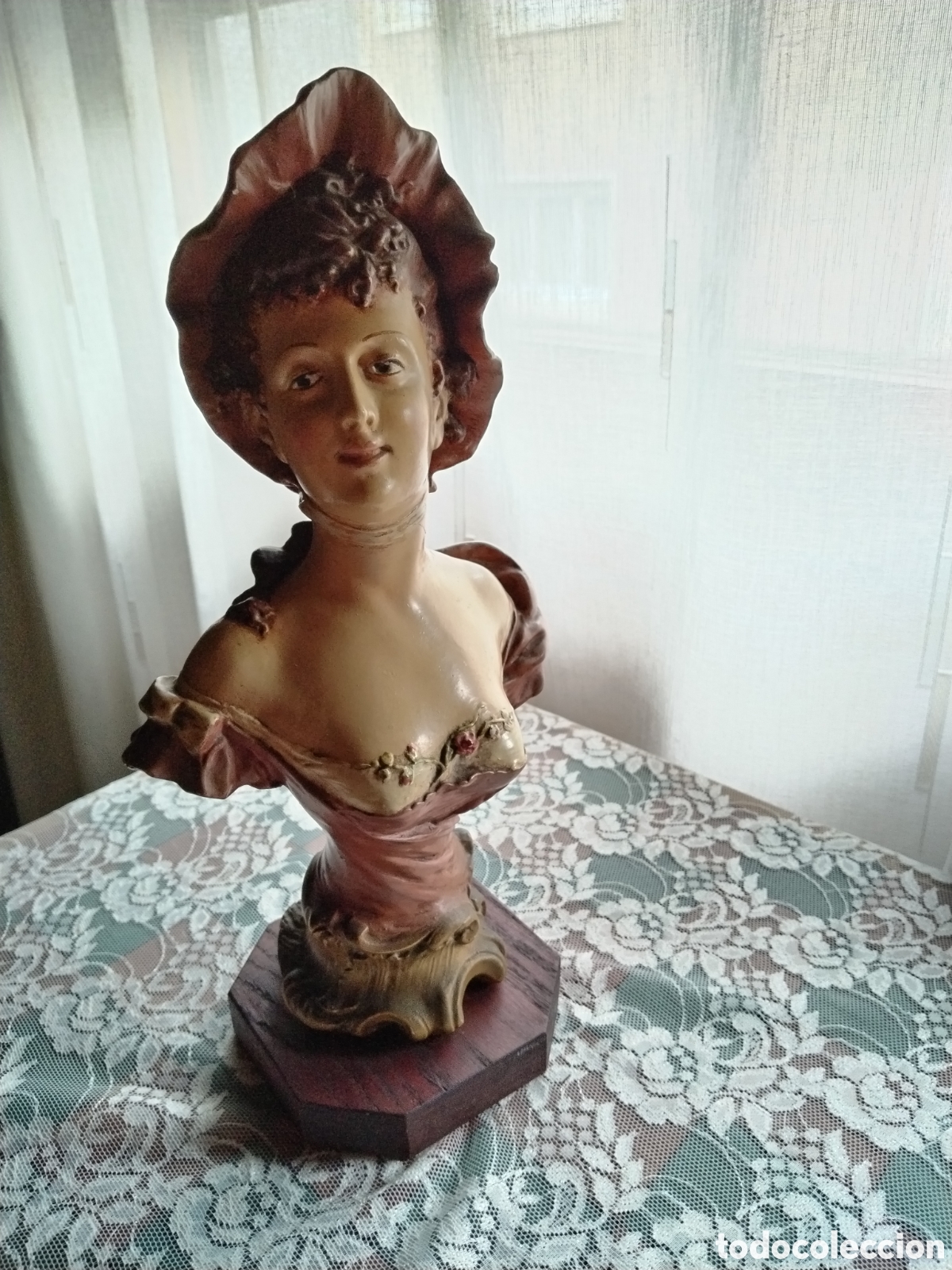 Antig&uuml;edades: Figura modernista de mujer. - Foto 1