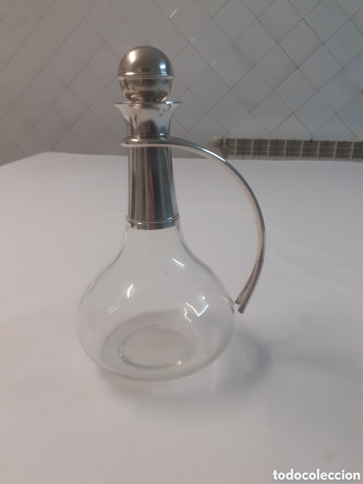 Antig&uuml;edades: Licorera de Cristal y Metal - Foto 1
