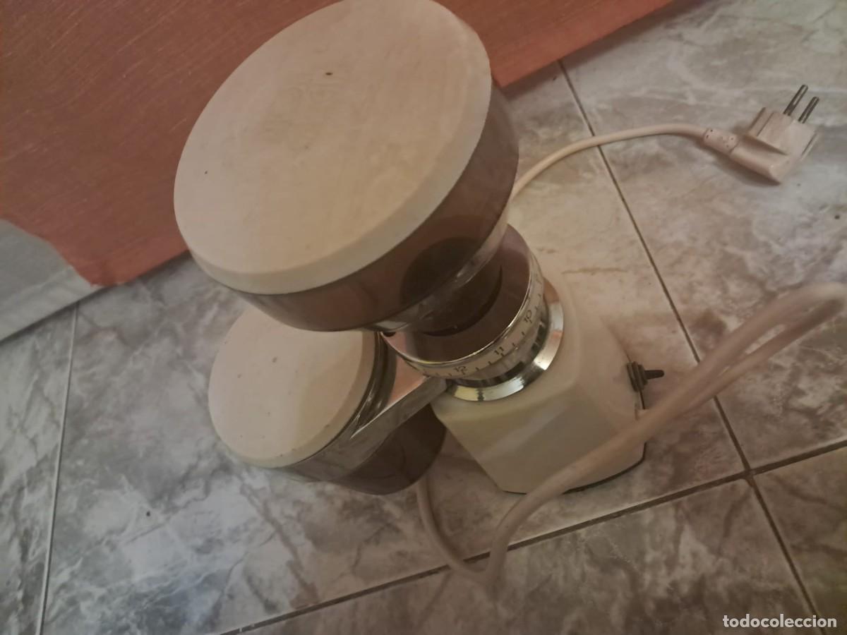Antig&uuml;edades: Cafetera de moler Caf&eacute; Vintage Moli Gaggia - Foto 2