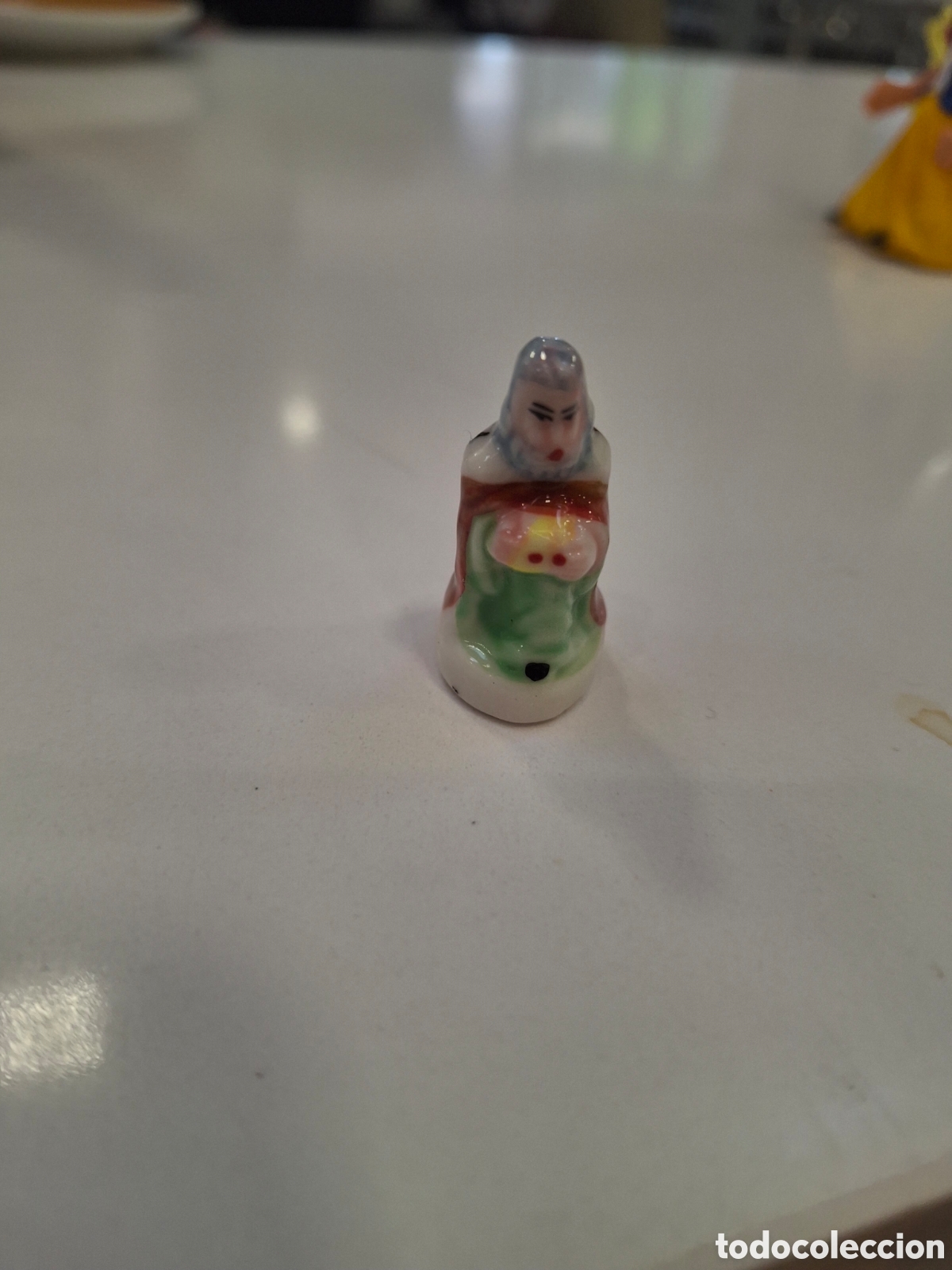 Antiguidades: figura roscon de reyes rey mago de porcelana melchor sentado