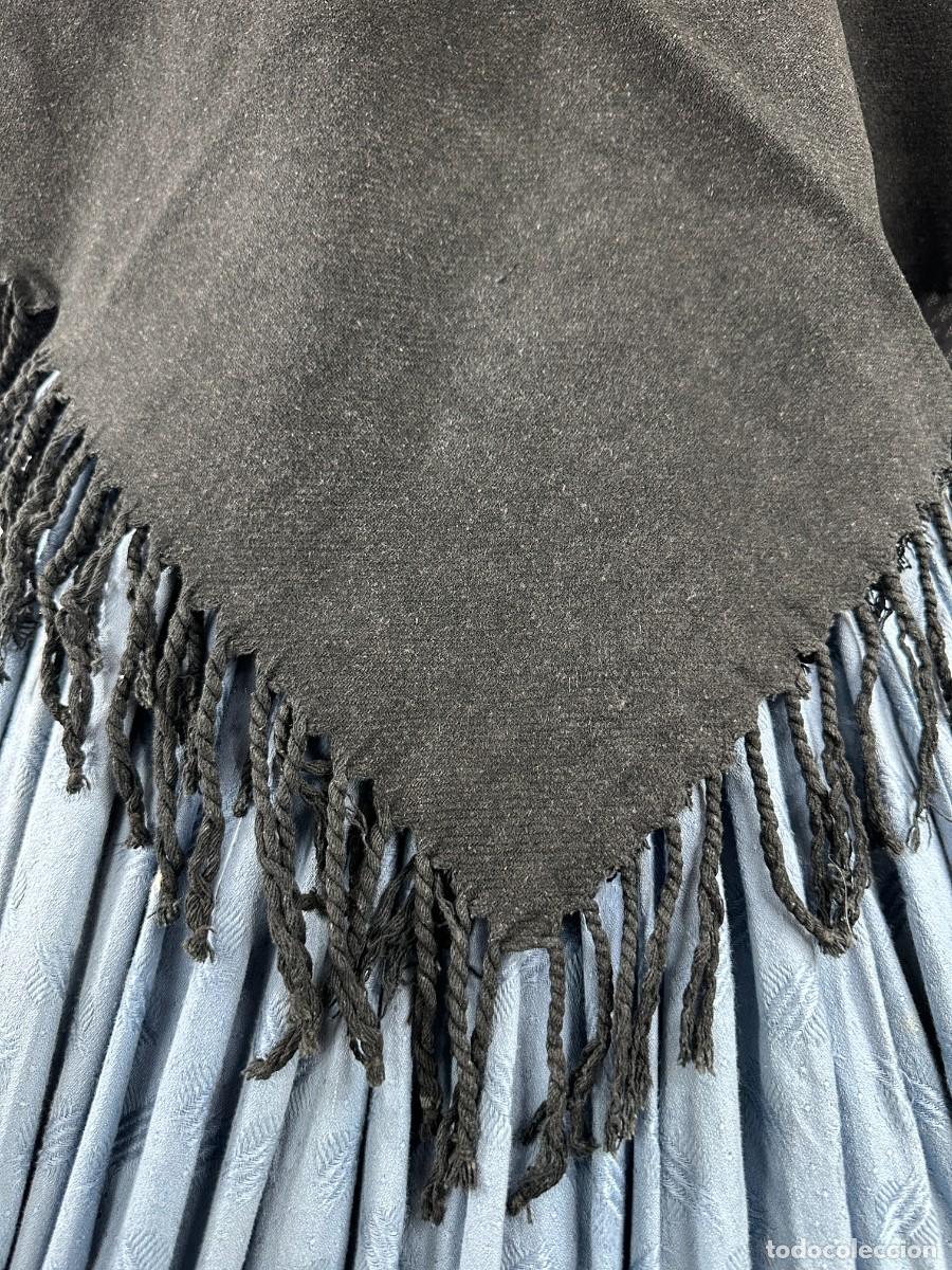 Antig&uuml;edades: Antiguo mant&oacute;n de merino liso - Foto 2