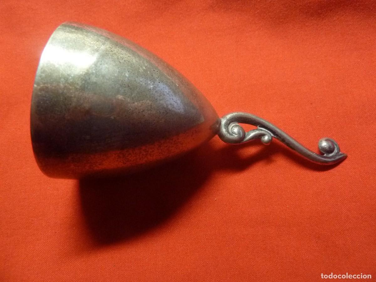 Antig&uuml;edades: CAMPANA DE SERVICIO EN PLATA CON CONTRASTE - Foto 2