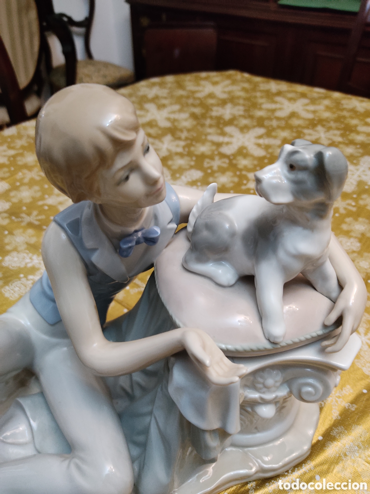 Antig&uuml;edades: Figura de Lladr&oacute;. Neo. Joven con perro - Foto 1